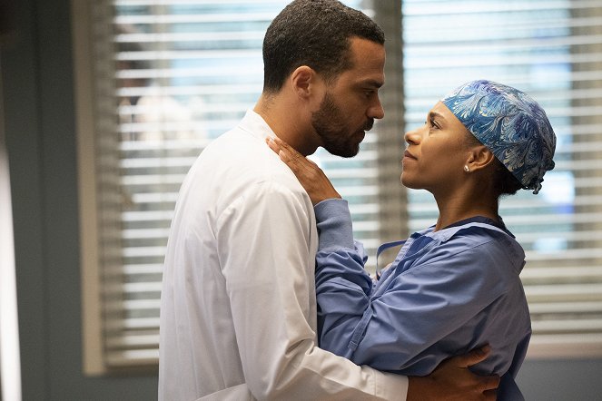 Grey's Anatomy - Die jungen Ärzte - Season 15 - Ein Sturm zieht auf - Filmfotos - Jesse Williams, Kelly McCreary