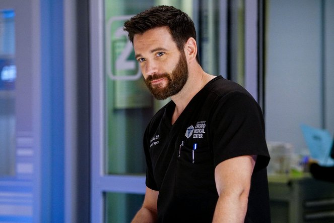 Chicago Med - Season 4 - Lesser of Two Evils - Photos - Colin Donnell