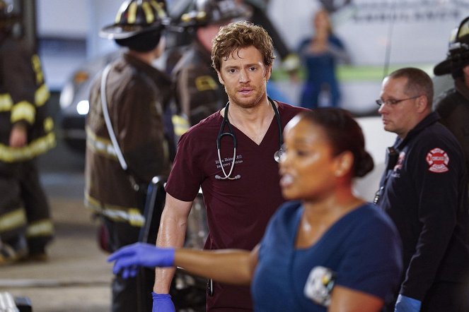 Chicago Med - The Poison Inside Us - Photos - Nick Gehlfuss