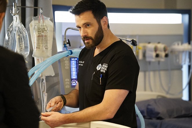 Chicago Med - Death Do Us Part - Photos - Colin Donnell