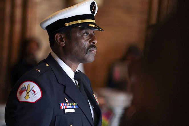 Chicago Fire - What Will Define You - Photos - Eamonn Walker