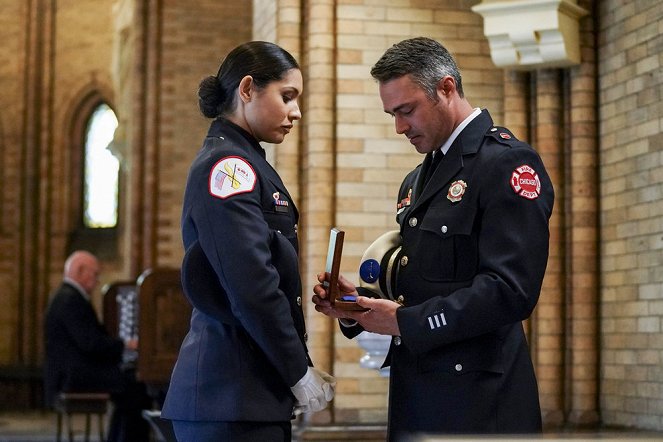 Chicago Fire - Season 7 - What Will Define You - Photos - Miranda Rae Mayo, Taylor Kinney