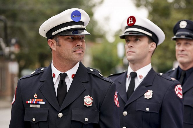 Chicago Fire - What Will Define You - Van film - Taylor Kinney, Jesse Spencer