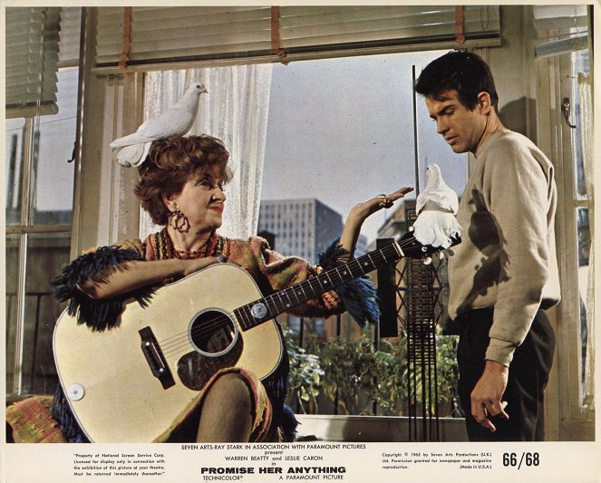 Promise Her Anything - Lobby karty - Hermione Gingold, Warren Beatty