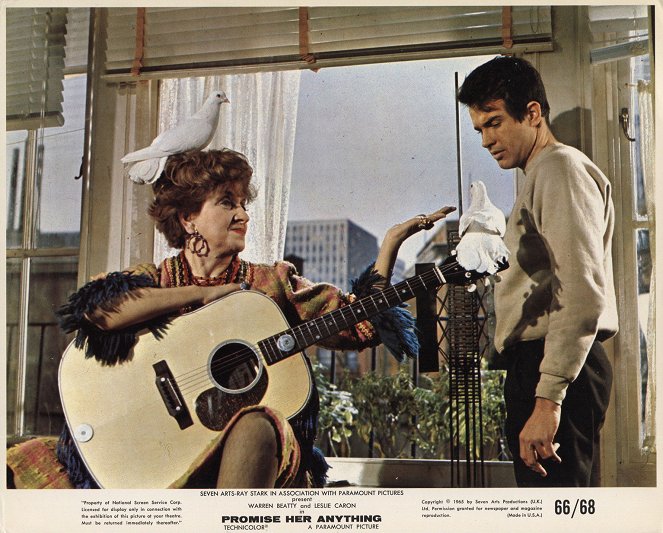 Promise Her Anything - Lobbykarten - Hermione Gingold, Warren Beatty