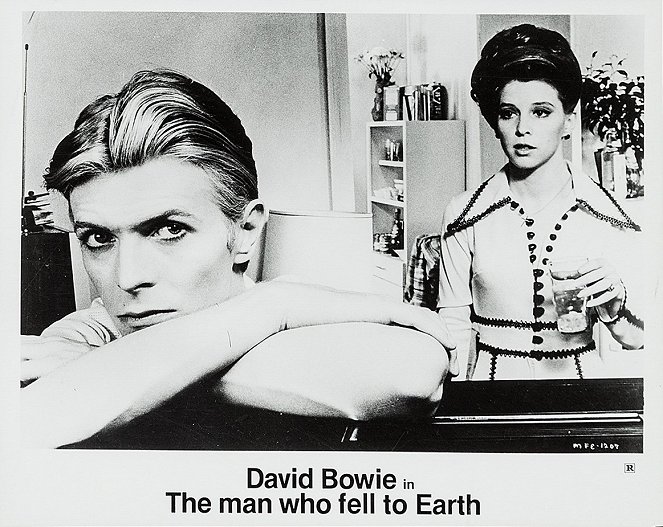 Człowiek, który spadł na Ziemię - Lobby karty - David Bowie, Candy Clark