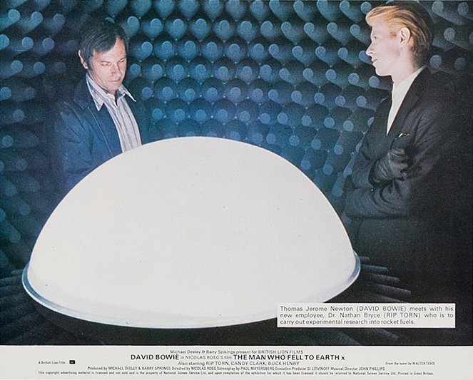 The Man Who Fell to Earth - Lobby Cards - Rip Torn, David Bowie