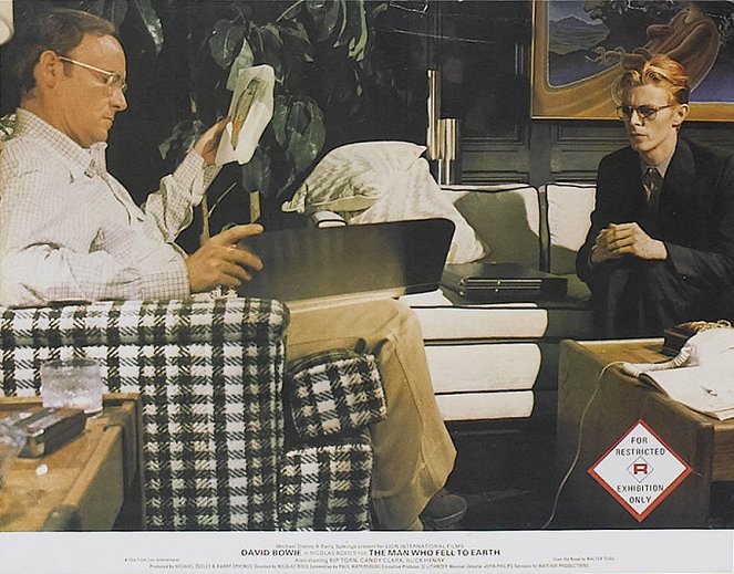 The Man Who Fell to Earth - Lobby Cards - Buck Henry, David Bowie