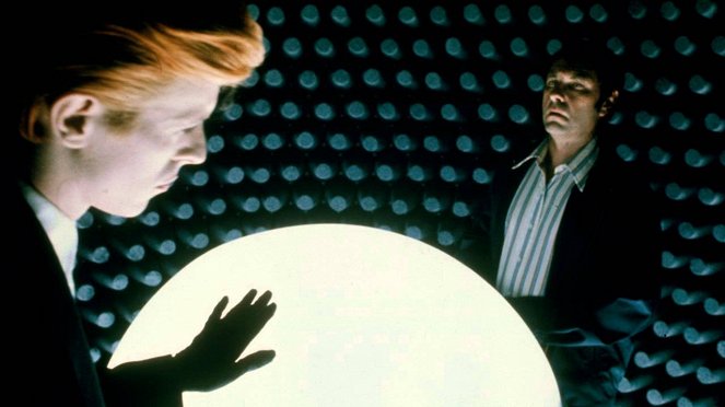 The Man Who Fell to Earth - Photos - David Bowie, Rip Torn