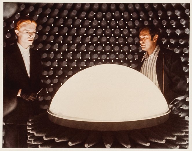 The Man Who Fell to Earth - Photos - David Bowie, Rip Torn