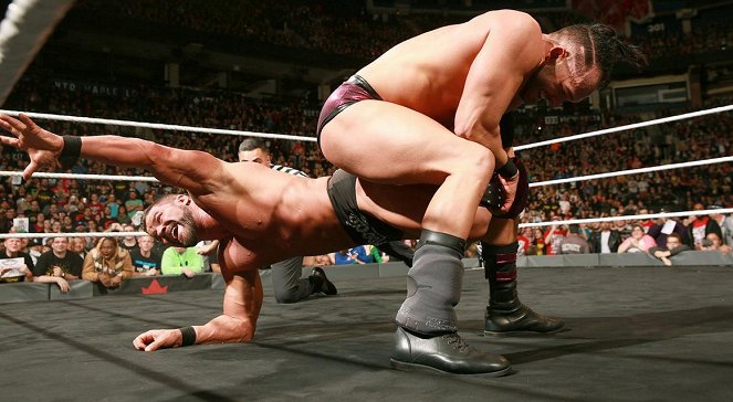 NXT TakeOver: Toronto - Photos - Robert Roode Jr., Ronnie Arniell
