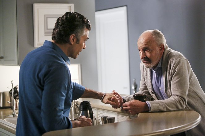 Jane the Virgin - Chapter Thirty-Two - Photos