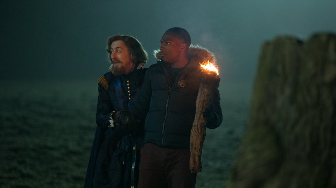 Doktor Who - Season 11 - The Witchfinders - Z filmu - Alan Cumming, Tosin Cole