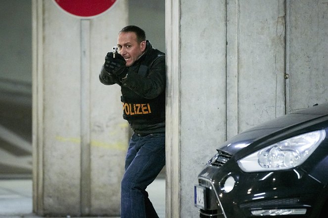 Alarm für Cobra 11 - Die Autobahnpolizei - Auf den Spuren meines Vaters - Kuvat elokuvasta - Erdogan Atalay