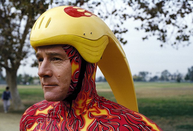 Malcolm in the Middle - Season 4 - Malcolm Holds His Tongue - Photos - Bryan Cranston