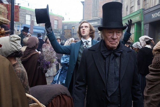 Charles Dickens: Der Mann, der Weihnachten erfand - Filmfotos - Dan Stevens, Christopher Plummer