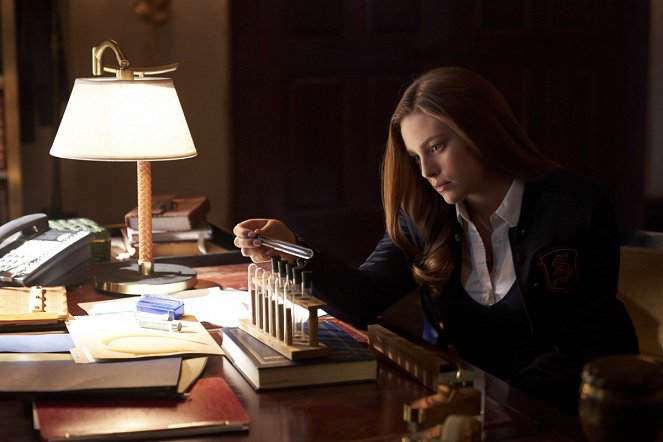 Legacies - A sötétség öröksége - Malivore - Filmfotók - Danielle Rose Russell