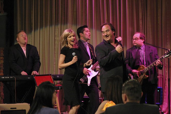 According to Jim - Season 3 - Cheryl Sings - Van film - Larry Joe Campbell, Courtney Thorne-Smith, Jim Belushi