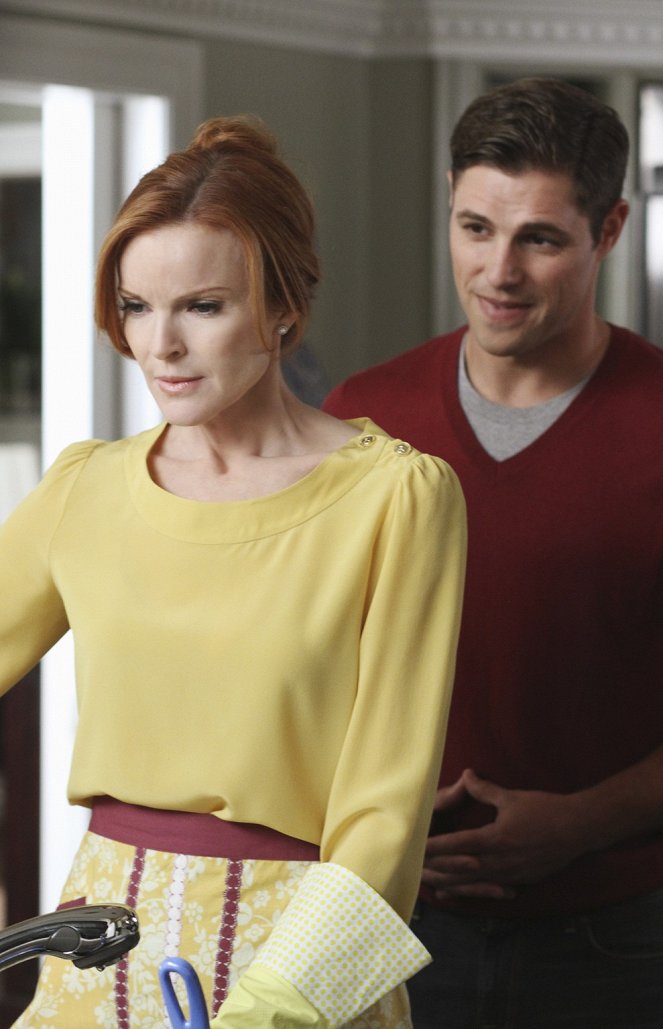 Desperate Housewives - The Ballad of Booth - Photos - Marcia Cross, Sam Page