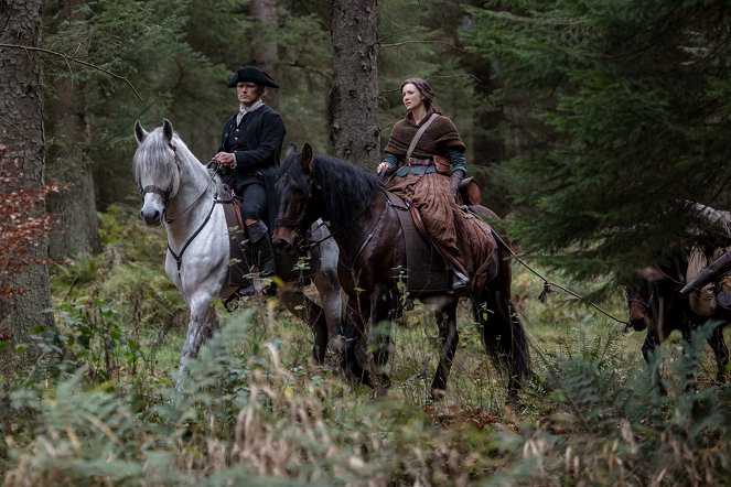 Outlander - Season 4 - The False Bride - Photos - Sam Heughan, Caitríona Balfe