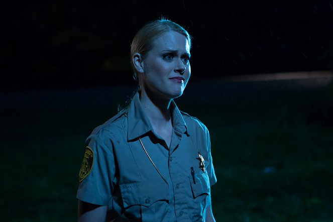 Stan Against Evil - A Hard Day's Night - Photos - Janet Varney