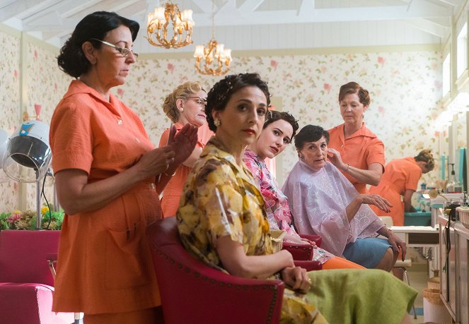 The Marvelous Mrs. Maisel - We're Going to the Catskills! - Filmfotos - Marin Hinkle, Rachel Brosnahan