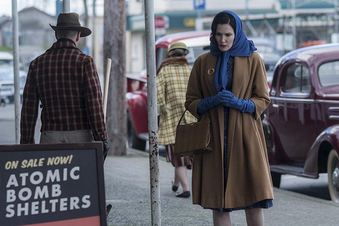 Project Blue Book - The Lubbock Lights - Van film - Laura Mennell