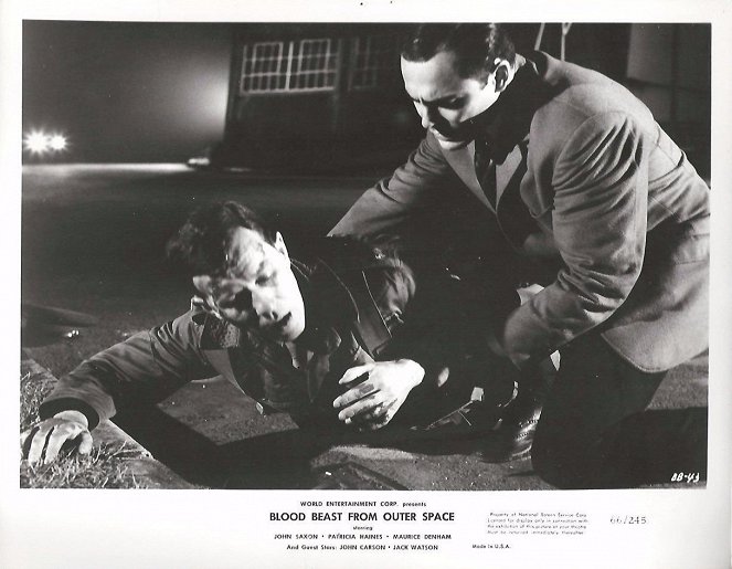 Blood Beast from Outer Space - Lobby Cards - John Saxon