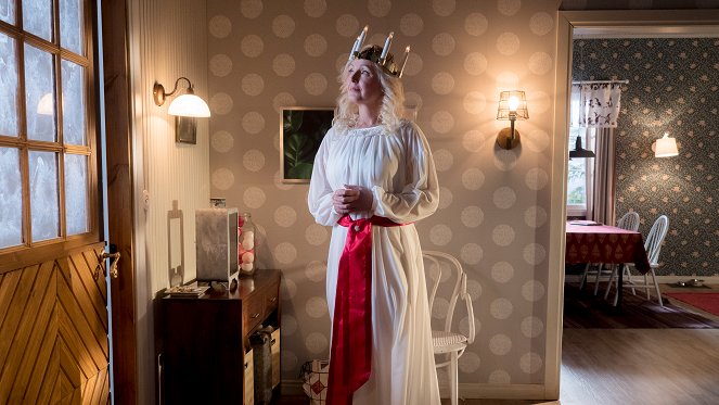 Aikuisen naisen joulukalenteri - Filmfotók - Mari Perankoski