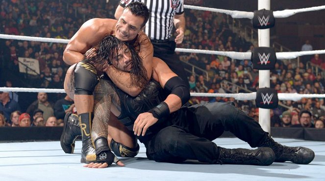 WWE Survivor Series - Photos - Alberto Rodríguez, Joe Anoa'i