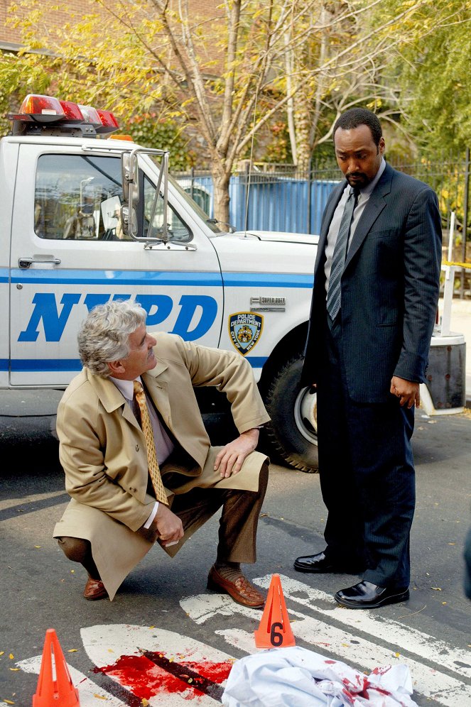 New York District / New York Police Judiciaire - Season 15 - Au-delà de l'acceptable - Film