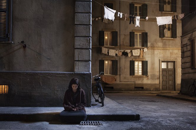 My Brilliant Friend - Season 1 - The Metamorphoses - Photos - Gaia Girace