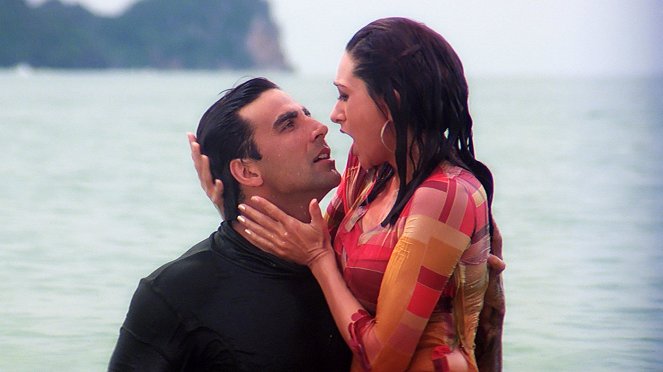 Ek Rishtaa: The Bond of Love - Filmfotók - Akshay Kumar, Karisma Kapoor