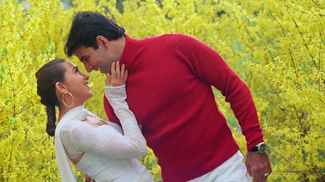 Ek Rishtaa: The Bond of Love - Z filmu - Karisma Kapoor, Akshay Kumar