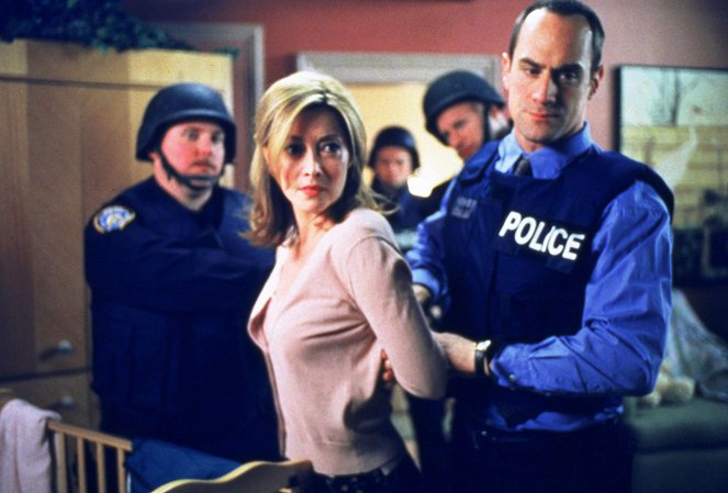 Law & Order: Special Victims Unit - Season 4 - Chameleon - Photos - Sharon Lawrence, Christopher Meloni