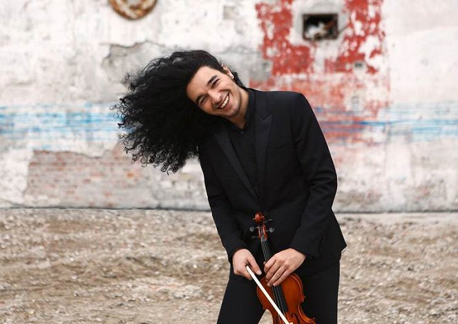 Nemanja Radulovic spielt Bach - Werbefoto