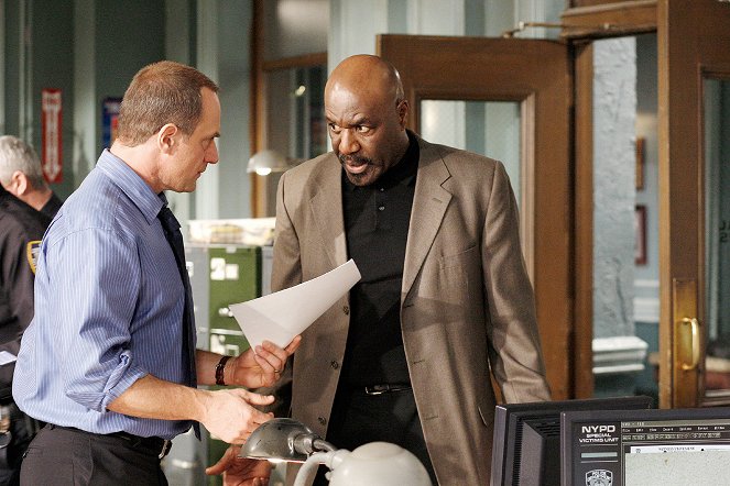Law & Order: Special Victims Unit - Baggage - Photos - Christopher Meloni, Delroy Lindo