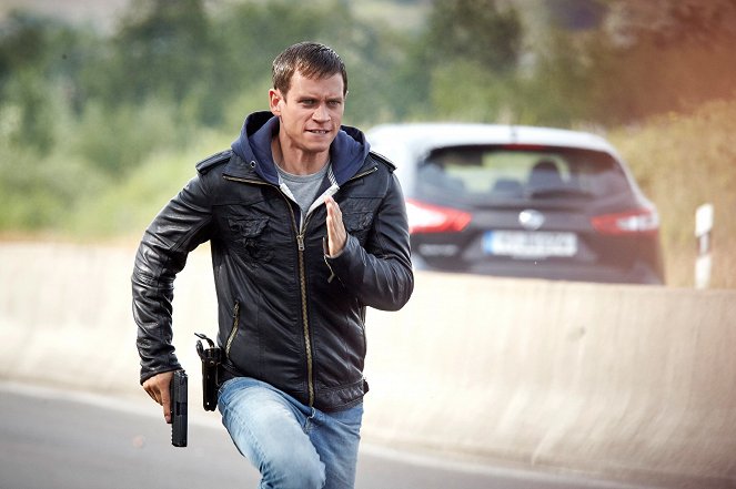 Alarm für Cobra 11 - Die Autobahnpolizei - Season 20 - Space - Filmfotos - Vinzenz Kiefer