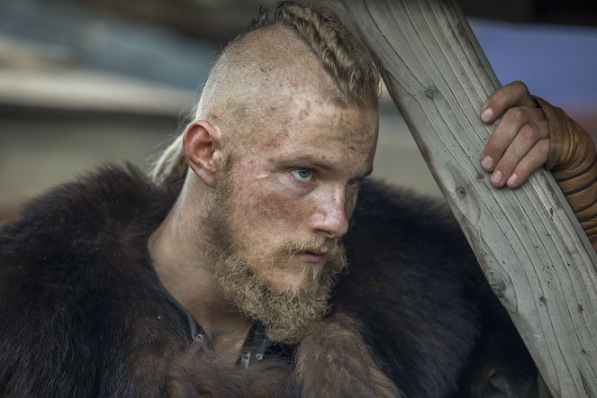 Vikings - Season 5 - Mord am Altar - Filmfotos - Alexander Ludwig
