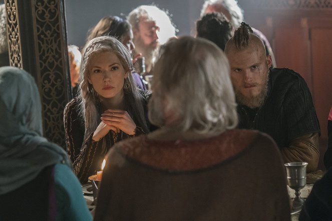 Vikings - Season 5 - Mord am Altar - Filmfotos - Katheryn Winnick, Alexander Ludwig