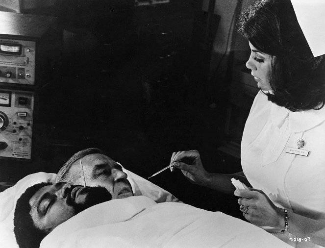 El experimento diabólico - De la película - Roosevelt Grier, Ray Milland, Kathrine Baumann