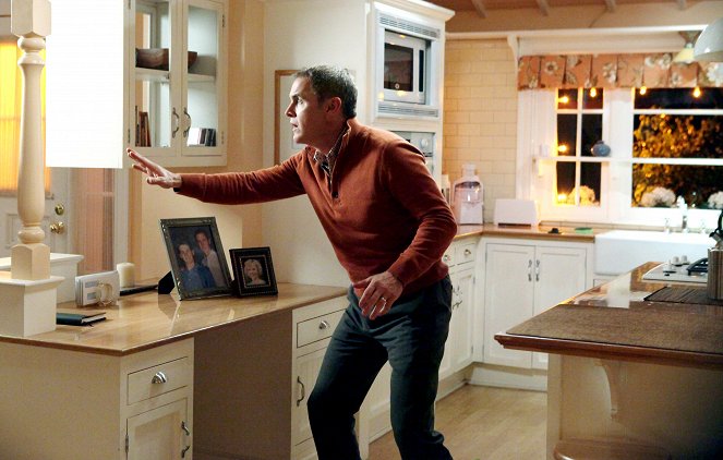Desperate Housewives - Excited and Scared - Photos - Mark Moses