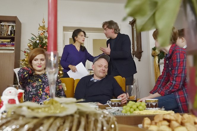 Prázdniny: Vianočné dobrodružstvo - Z filmu - Zuzana Norisová, Ľuboš Kostelný, Lucia Siposová, Tomáš Matonoha