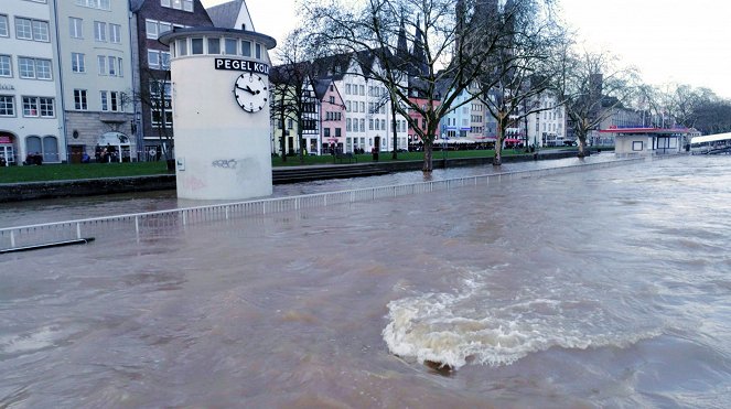 Das Jahrhunderthochwasser - Flutwelle durch Nordrhein-Westfalen - Van film