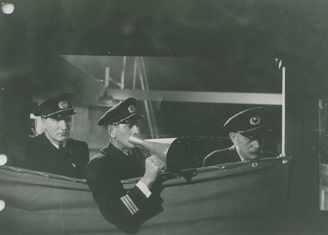 Nainen laivassa - Kuvat elokuvasta - Edvin Adolphson