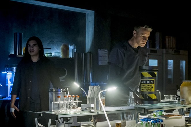 The Flash - Icicle - Film - Carlos Valdes, Kyle Secor