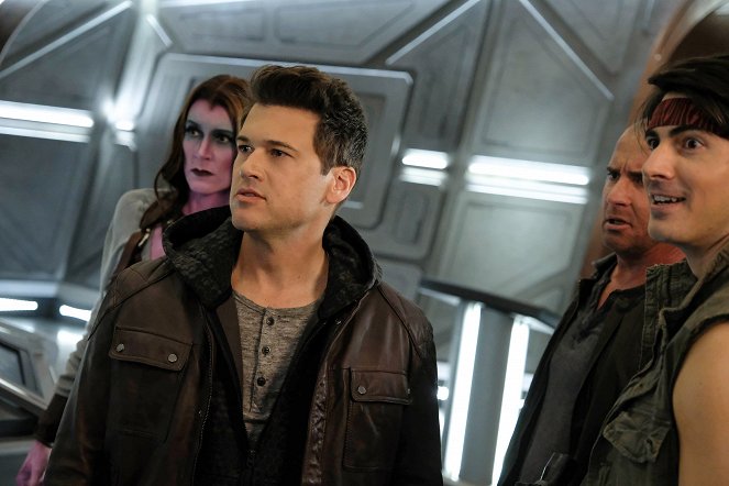 Legends of Tomorrow - Legends of To-Meow-Meow - Photos - Nick Zano, Dominic Purcell, Brandon Routh