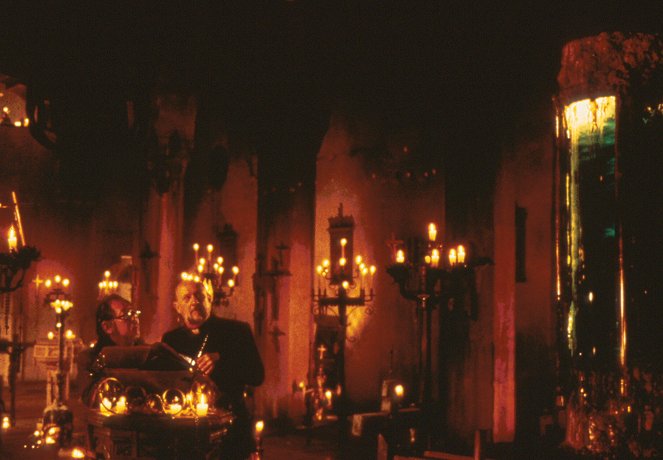 Prince of Darkness - Photos - Victor Wong, Donald Pleasence