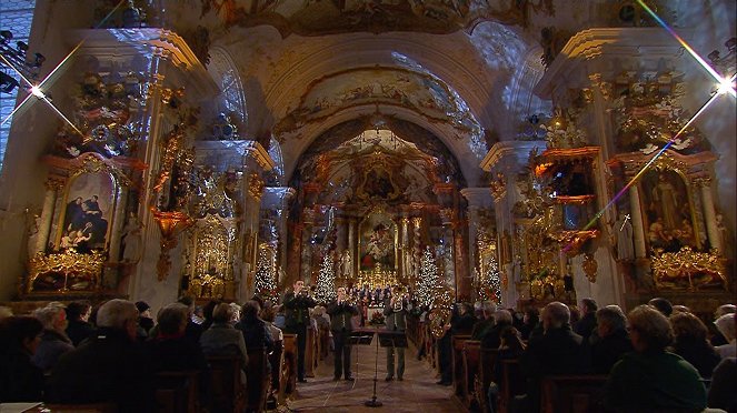 Weihnachtssingen in Raitenhaslach - Photos