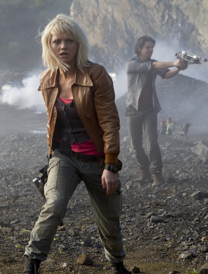 Primeval - Rückkehr der Urzeitmonster - Season 5 - Das Ende der Zukunft (2) - Filmfotos - Hannah Spearritt